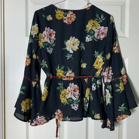 June & Hudson | Floral Peplum Bell Sleeve Wrap Top - Small - Picture 5 of 8